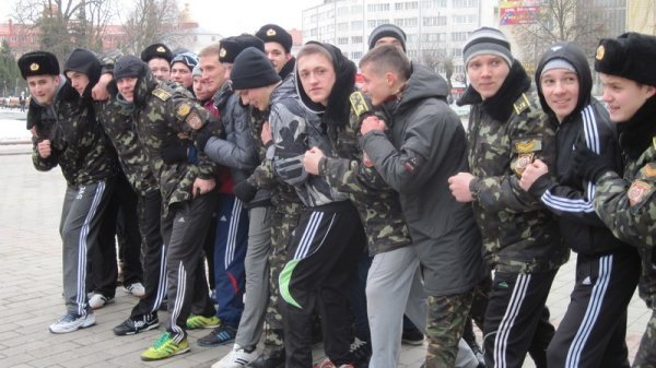 У Луцьку памʼять Шухевича вшанували пробігом. ФОТО